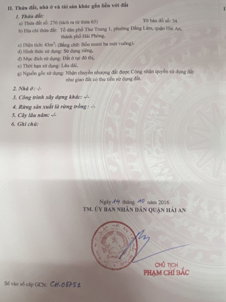 CĂN NHÀ đẹp từ nội thất có sân cổng rộng rãi xe để ngoài cửa ngày đêm Thư Trung- Văn Cao